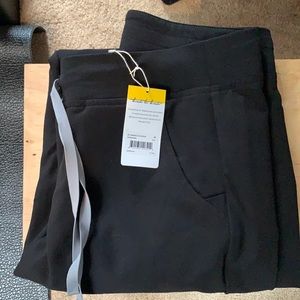 Women’s Zamora Joggers size Medium black